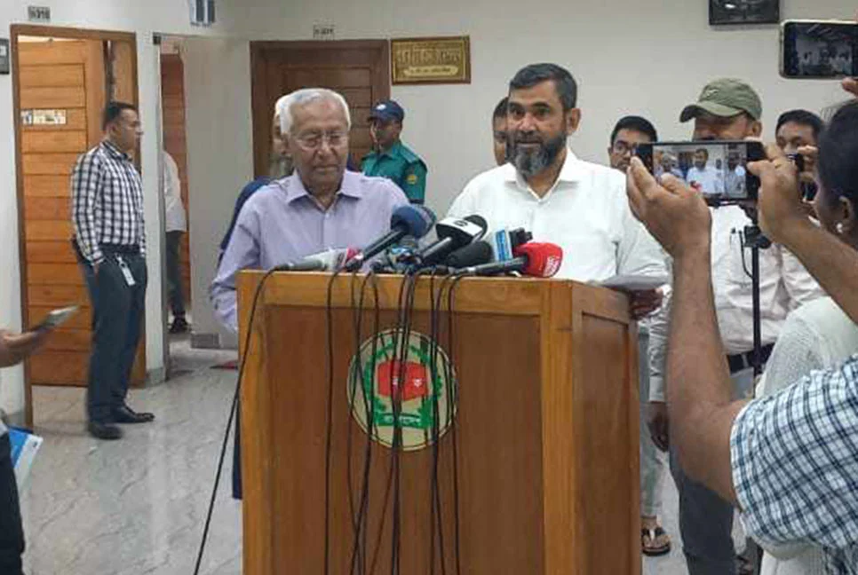 আইন মন্ত্রণালয় দ্রুত সময়ে মতামত না দেওয়ায় ইশরাকের গেজেট প্রকাশ ইসির