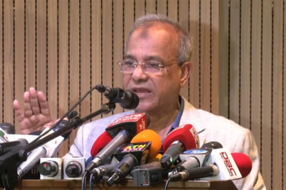 পুলিশের বিশ্বাসযোগ্যতা অনেক বেড়েছে : স্বরাষ্ট্র উপদেষ্টা