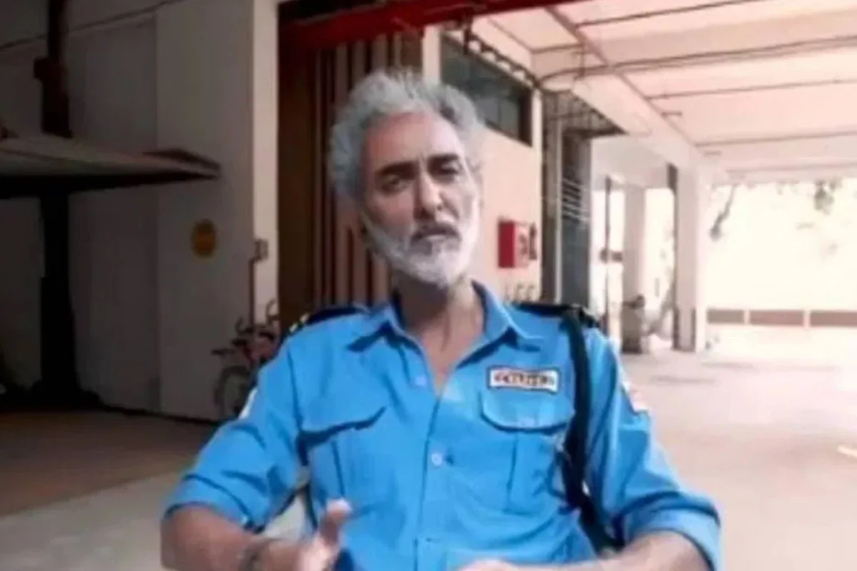 সুপারহিট সিনেমা করেও বলিউড অভিনেতা এখন সিকিউরিটি গার্ড!