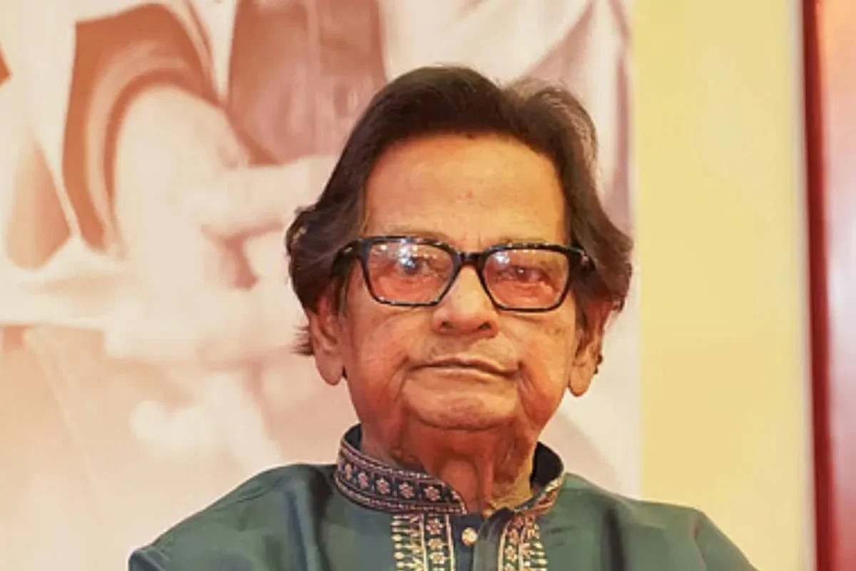 গুরুতর অসুস্থ পরিচালক প্রভাত রায়