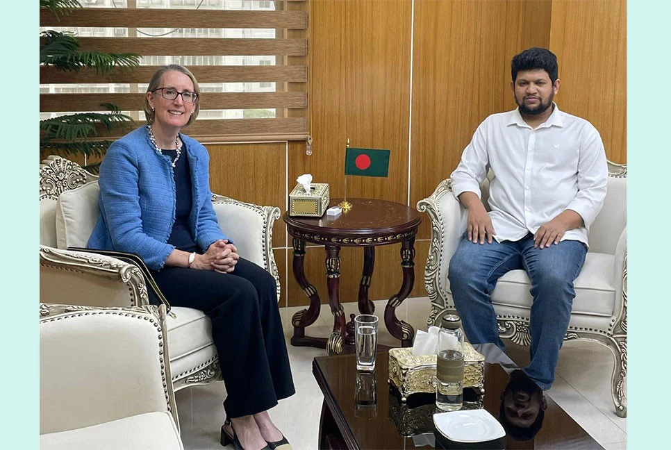 গণমাধ্যমের স্বাধীনতা প্রতিষ্ঠায় কাজ করছে অন্তর্বর্তী সরকার: তথ্য উপদেষ্টা