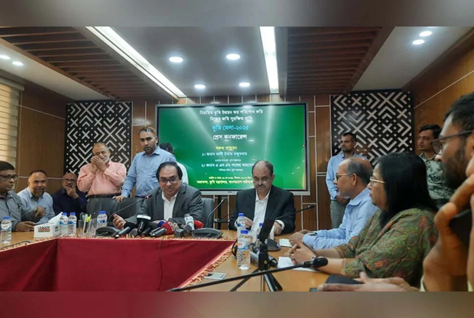 শতভাগ অনলাইনভিত্তিক ভূমিসেবা চালু হয়েছে : সিনিয়র সচিব