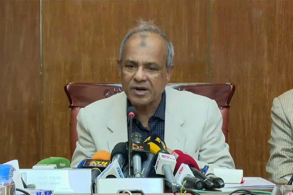 সারাদেশে আইন-শৃঙ্খলা পরিস্থিতি আগের চেয়ে উন্নতি হয়েছে: স্বরাষ্ট্র উপদেষ্টা