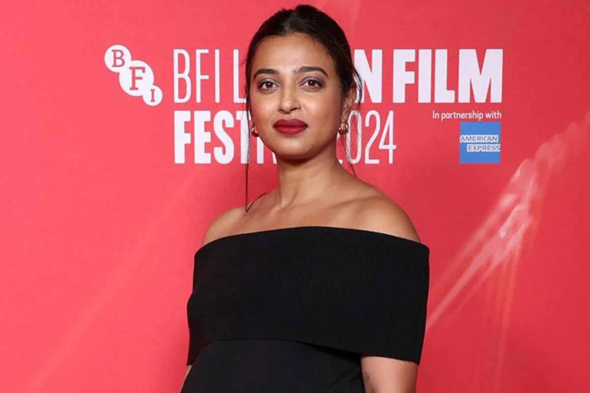 ফের আলোচনায় রাধিকা আপ্তে