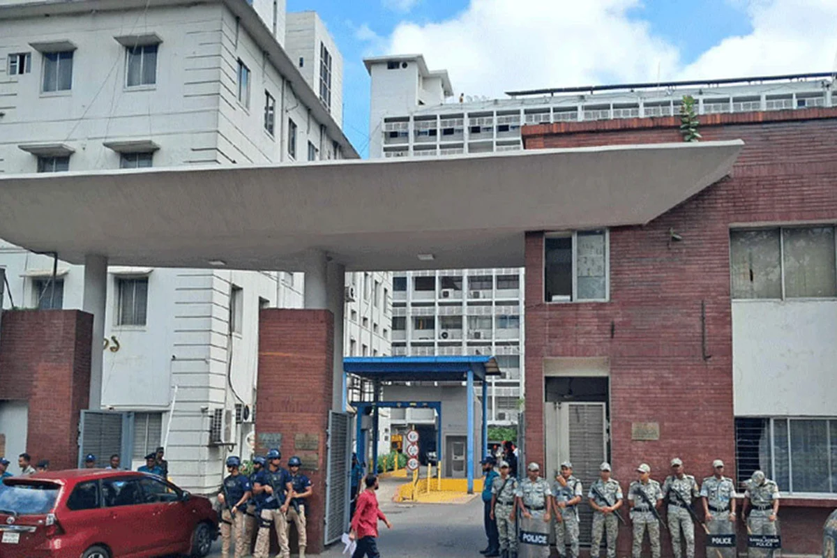 সোমবার ২ ঘণ্টা কর্মবিরতি পালন করবেন সচিবালয়ের কর্মচারীরা