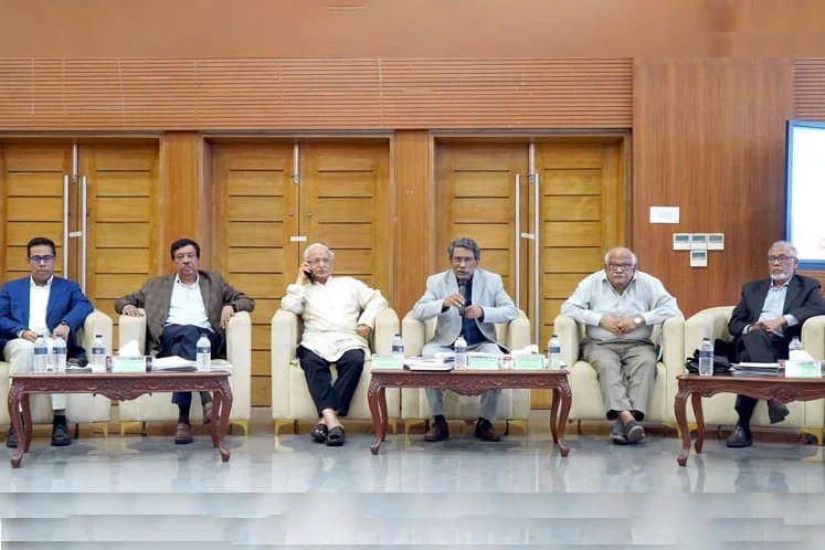 রাষ্ট্র গঠনের এমন সুযোগ হেলায় হারানো যাবে না: আলী রীয়াজ