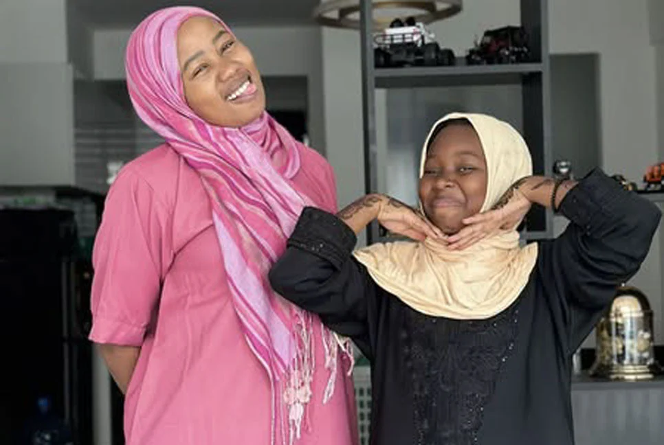 ইসলাম ধর্ম গ্রহণ করলেন কেনিয়ার জনপ্রিয় সংগীতশিল্পী