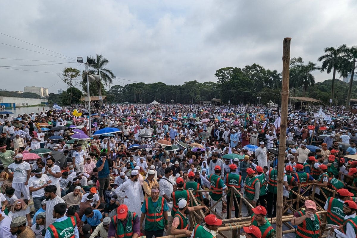 সোহরাওয়ার্দী উদ্যানে জামায়াত নেতাকর্মীদের ঢল