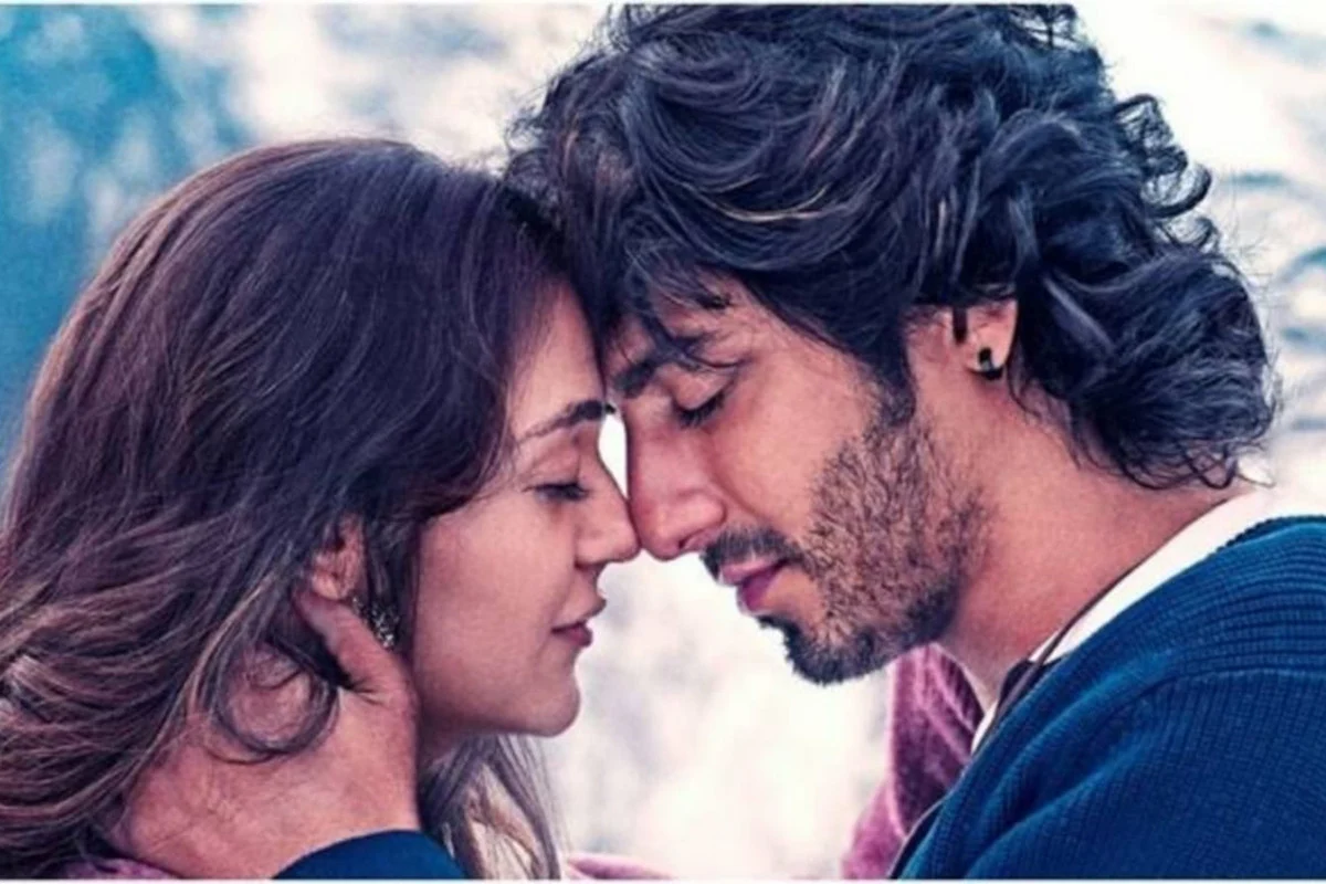 স্টার কিডদের হার মানিয়ে বলিউডে দাপট দেখালেন আহান