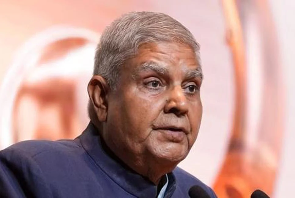 ভারতের উপরাষ্ট্রপতির পদত্যাগ, এমন সিদ্ধান্তের নেপথ্যে কী?