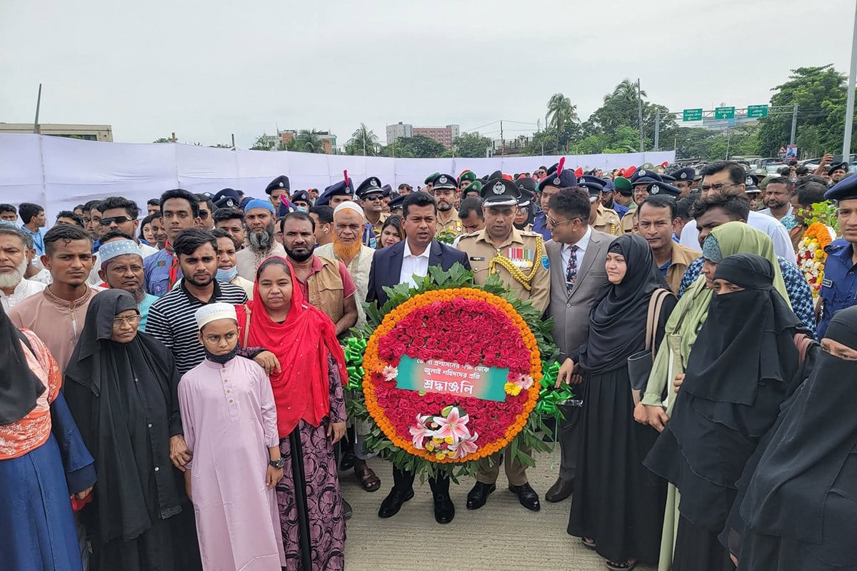 দেশের প্রথম জুলাই শহীদ স্মৃতিস্তম্ভে শ্রদ্ধাঞ্জলী জ্ঞাপন