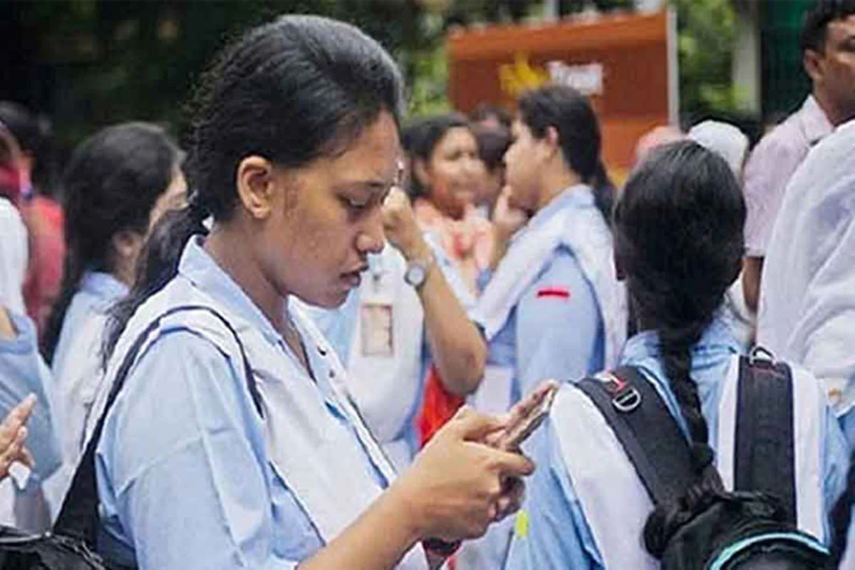 ঢাকা বোর্ডে নতুন জিপিএ-৫ পেয়েছে ২৮৬ পরীক্ষার্থী, ফেল থেকে পাস ২৯৩