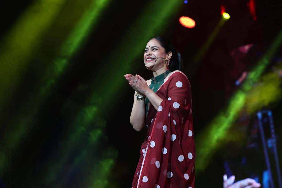 মুম্বাইয়ের রাস্তায় হামলার শিকার বলিউড অভিনেত্রী