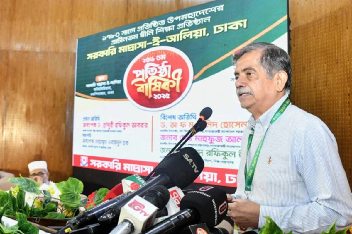 মাদরাসায় ইংরেজি ও গণিতের পাশাপাশি আরবি শিক্ষার উপর গুরুত্ব দেওয়ার আহ্বান