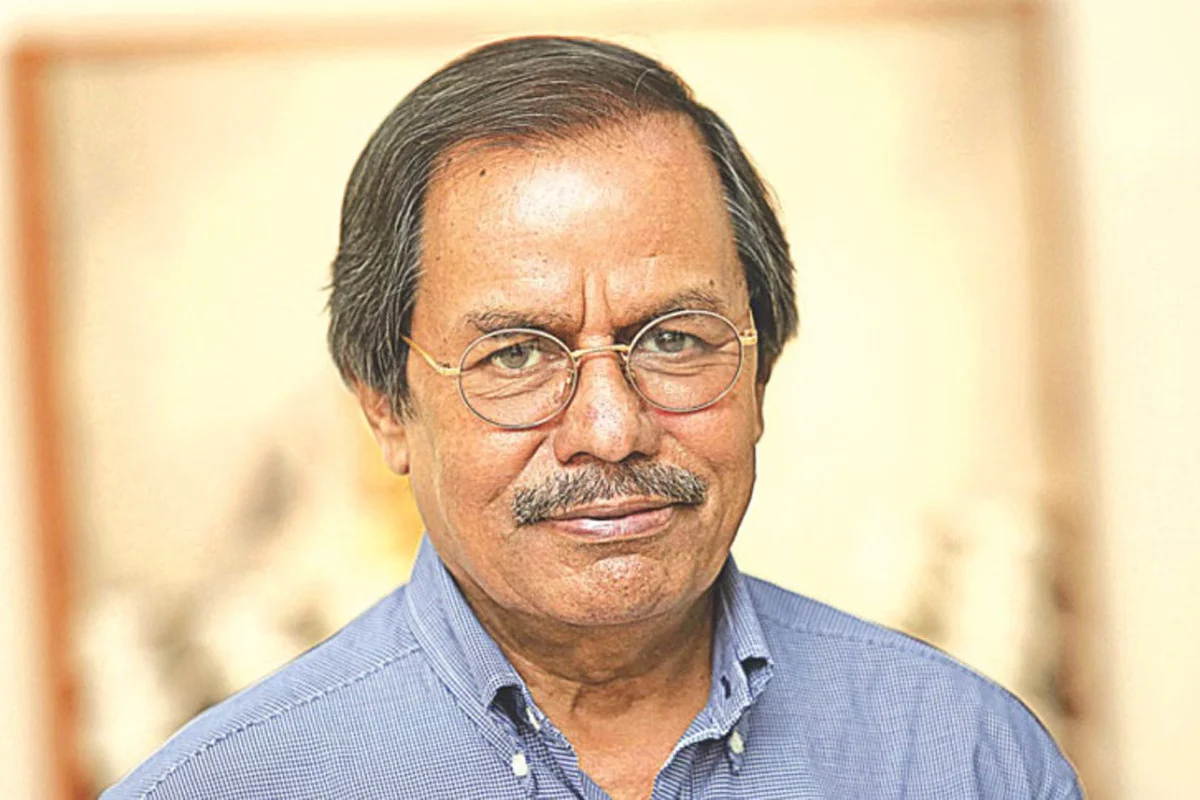 অস্ত্রোপচারের পর সিসিইউতে শিক্ষাবিদ সৈয়দ মনজুরুল ইসলাম