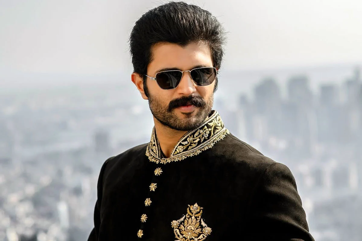 দুর্ঘটনার কবলে দক্ষিণী অভিনেতা বিজয়