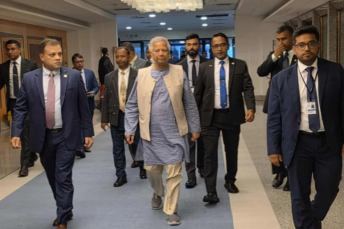 দেশে ফিরেছেন প্রধান উপদেষ্টা