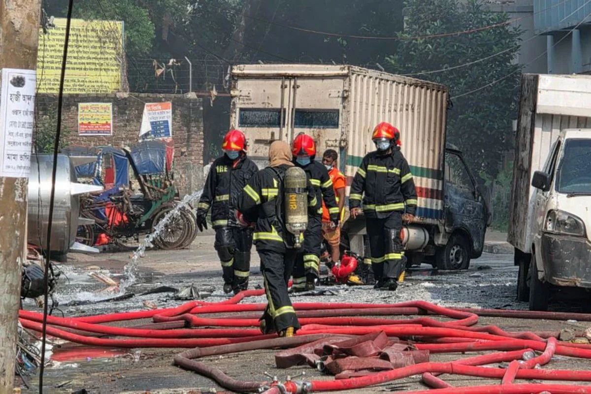 মিরপুরের অগ্নিকাণ্ডে এখনো নিখোঁজ ১৩ জন