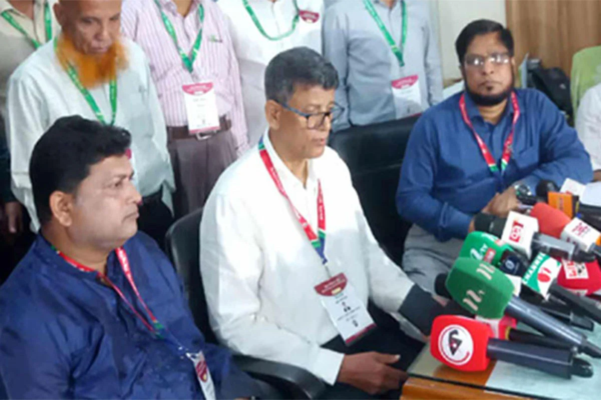 নির্বাচন সুষ্ঠু হলে আমাদের সম্মান বাড়বে: চবি উপাচার্য