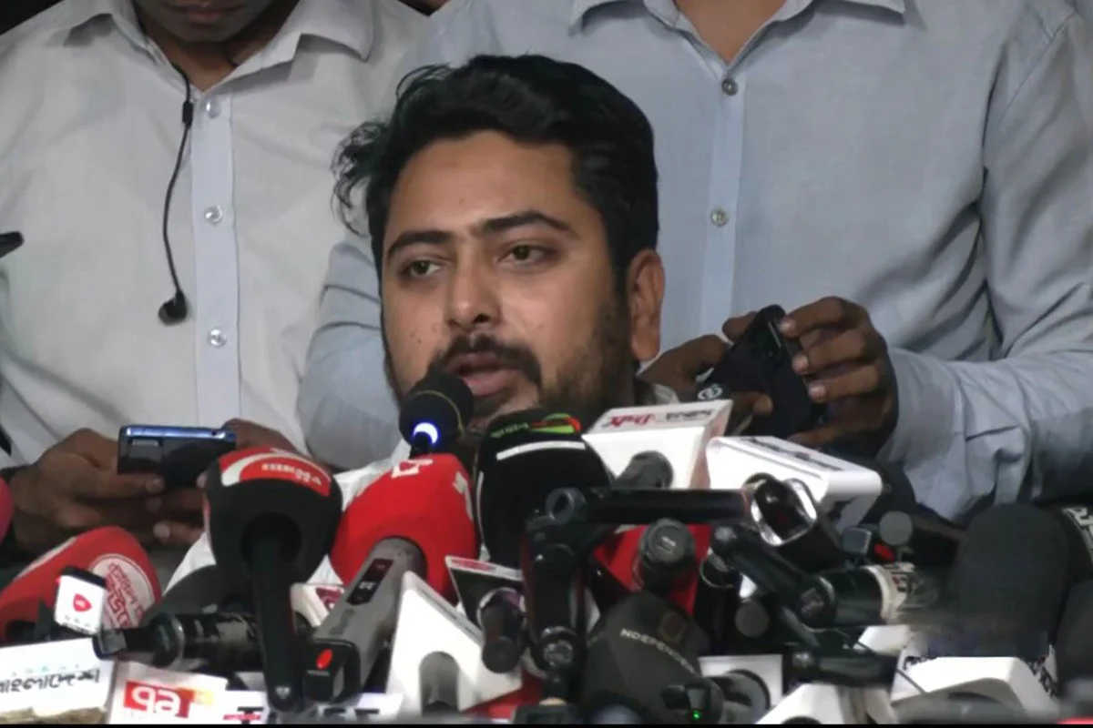 নির্বাচন কমিশনের আচরণ নিরপেক্ষ মনে হচ্ছে না : নাহিদ