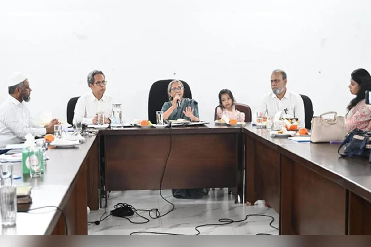 চিড়িয়াখানার প্রাণিগুলোর যথাযথ যত্ন ও সুরক্ষা নিশ্চিত করতে হবে : প্রাণিসম্পদ উপদেষ্টা