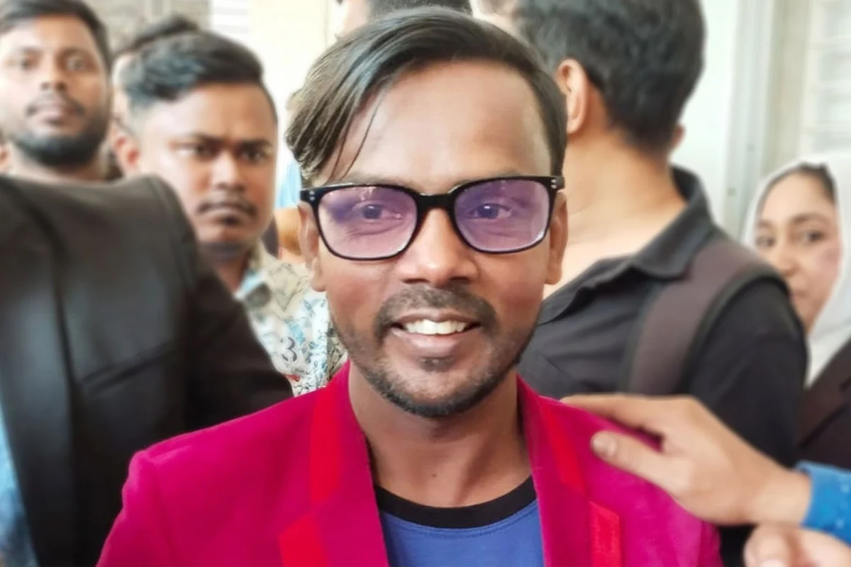 ঢাকা-১৭ আসনে প্রার্থী হবেন হিরো আলম