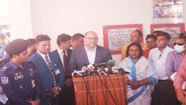 বাংলাদেশের শিশুরা সাহসী, টিকা নিতে ভয় পায় না : মার্কিন রাষ্ট্রদূত