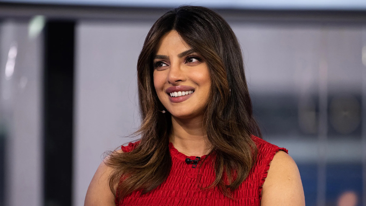 একাধিক সম্পত্তি বিক্রি করলেন প্রিয়াঙ্কা!