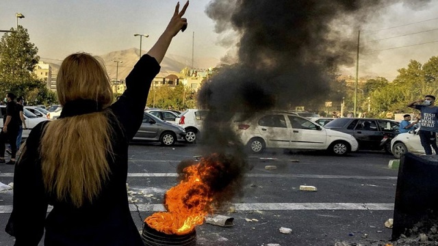 ইরানে নিরাপত্তা বাহিনীর গুলিতে আরও ২ জনের মৃত্যু