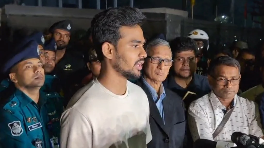 খুব দ্রুতই পরিস্থিতি নিয়ন্ত্রণে চলে আসবে: আসিফ মাহমুদ