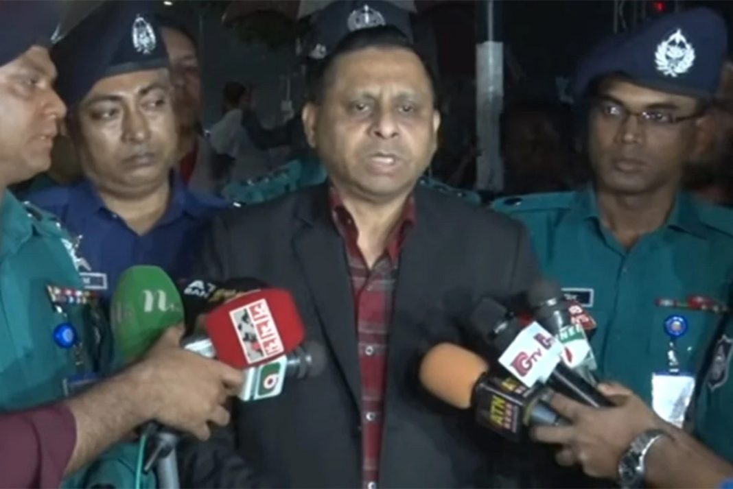 সন্ত্রাসীরা যত শক্তিশালীই হোক রক্ষা পাবে না: ডিবি প্রধান