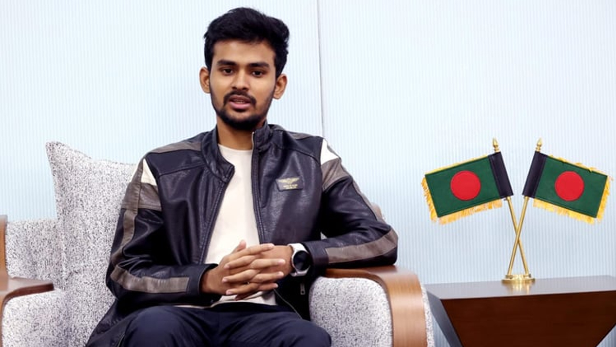 আওয়ামী লীগকে নিষিদ্ধে সরকার শিগগিরই পদক্ষেপ নেবে: উপদেষ্টা আসিফ