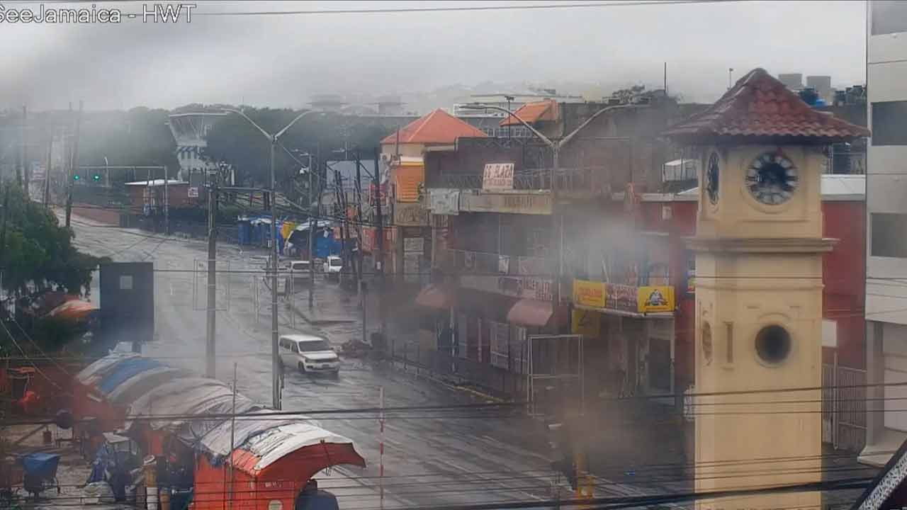 জ্যামাইকায় তাণ্ডব চালিয়ে কিউবার দিকে ধেয়ে যাচ্ছে হারিকেন মেলিসা