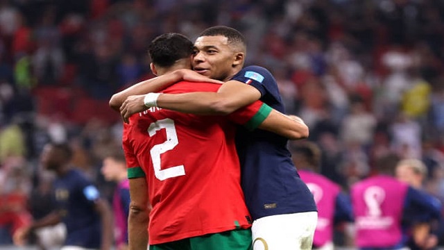 লড়াই এড়িয়ে নজর কেড়েছে এমবাপ্পে-হাকিমির বন্ধুত্ব