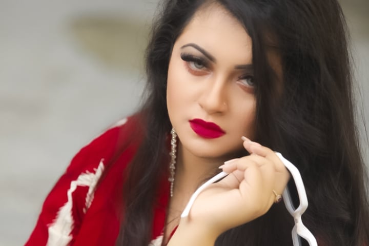 বিবাহিত পুরুষরা মেসেজ দিলে বউদের স্ত্রিনশট পাঠাব : সুবহা