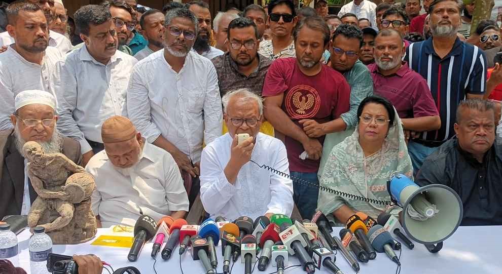 হাসিনার নির্দেশেই তার দোসররা মানবেন্দ্র ঘোষের বাড়ি পুড়িয়েছে: রিজভী