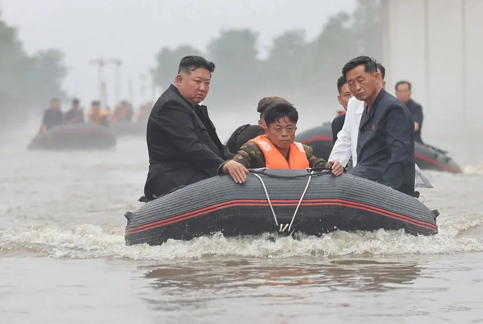 উত্তর কোরিয়ায় বন্যা নিয়ন্ত্রণে ব্যর্থ ৩০ কর্মকর্তাকে গুলি করে হত্যা