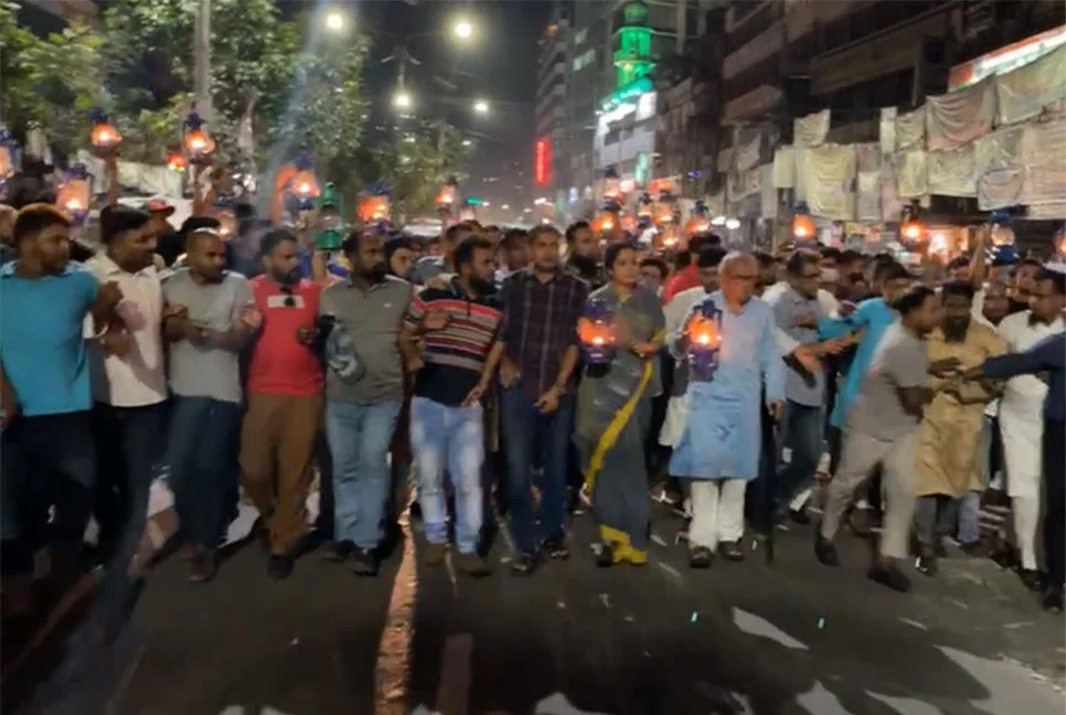 হাতে হারিকেন নিয়ে রিজভীর মিছিল