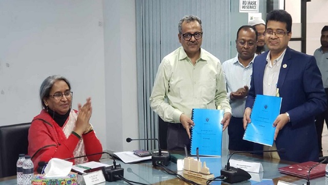 কর্মকর্তা-কর্মচারীদের নিয়ম-শৃঙ্খলা মেনে দায়িত্ব পালনের আহ্বান শিক্ষামন্ত্রীর