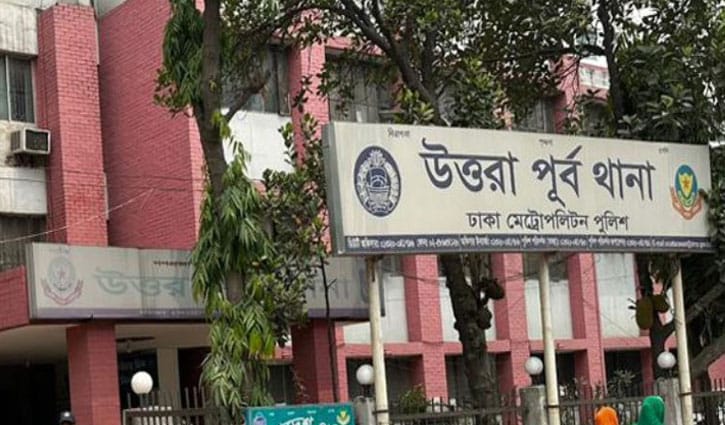 উত্তরায় সড়কে দাঁড়িয়ে থাকা মানুষের ওপর উঠে গেল ট্রাক, নিহত ৩