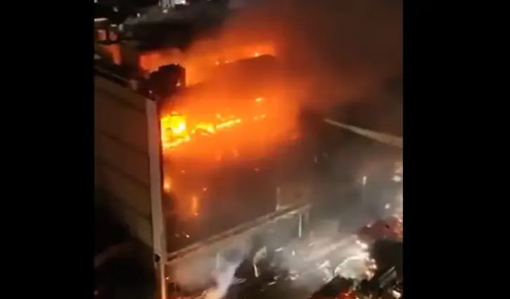 ইরাকের শপিং মলে ভয়াবহ আগুন, নিহত ৫০