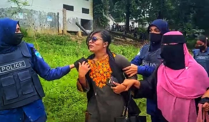 চাকুরিচ্যুত শিক্ষকদের কর্মসূচিতে পুলিশের লাঠিচার্জ, আটক ১৫