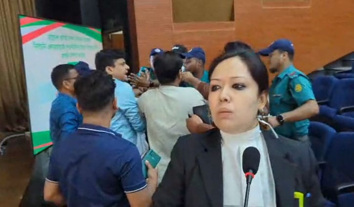 ইসিতে এনসিপি নেতার সঙ্গে রুমিন ফারহানা গ্রুপের হট্টগোল