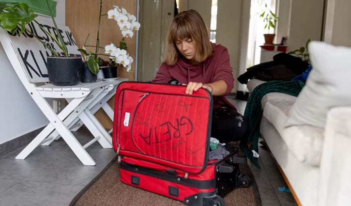 গ্রেটা থুনবার্গের লাগেজে ইসরায়েলি সেনারা লিখেছিল ‘বেশ্যা’