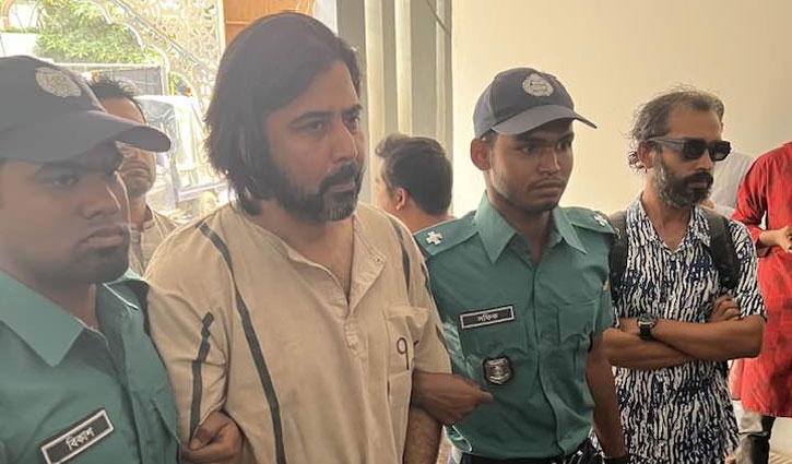 হাতকড়া পরে সংবাদ সম্মেলনে নিশো