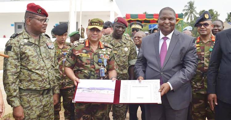 দেশে ফিরলেন সেনাপ্রধান