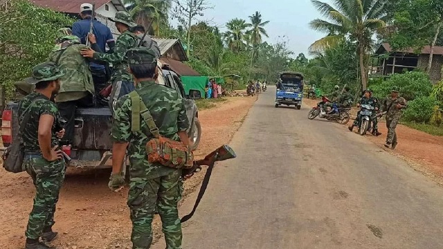 ফের সশস্ত্র গোষ্ঠীর সাথে মিয়ানমার জান্তার সংঘর্ষ, সেনা সদস্যসহ নিহত অন্তত ১৮