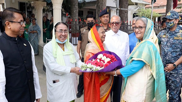 রাষ্ট্রপতির বাড়িতে অতিথি হয়ে গেলেন প্রধানমন্ত্রী