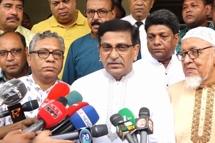 মিথ্যাচার বাদ দিয়ে বিএনপিকে নির্বাচনমুখী হওয়ার আহ্বান হানিফের