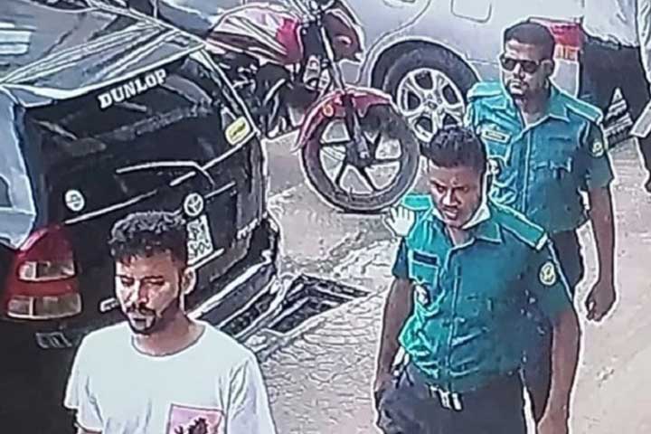 ব্যাংক থেকে ২০ লাখ টাকা ছিনতাই, ২ পুলিশসহ গ্রেপ্তার ৫